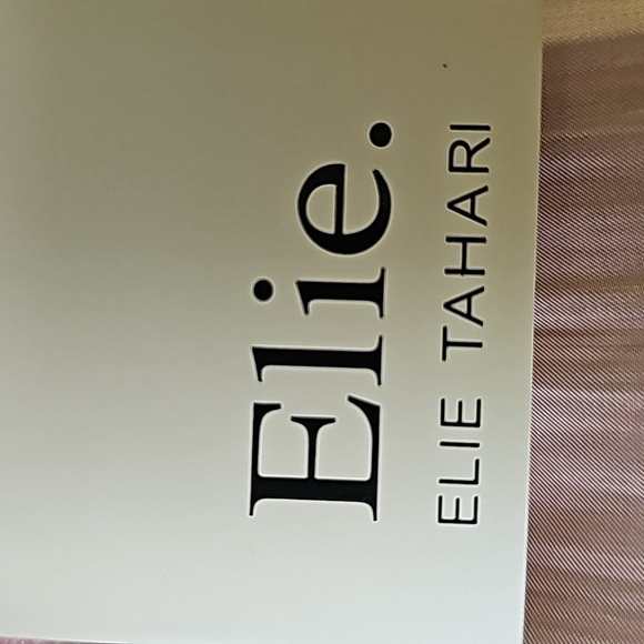 Elie Tahari NWT pink champagne color, size small button-down. Shinny fab… - Picture 9 of 12